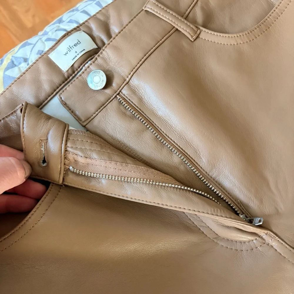 Wilfred Aritzia Melina Low Rise Brown Vegan leather Pants, 4 - Picture 11 of 13